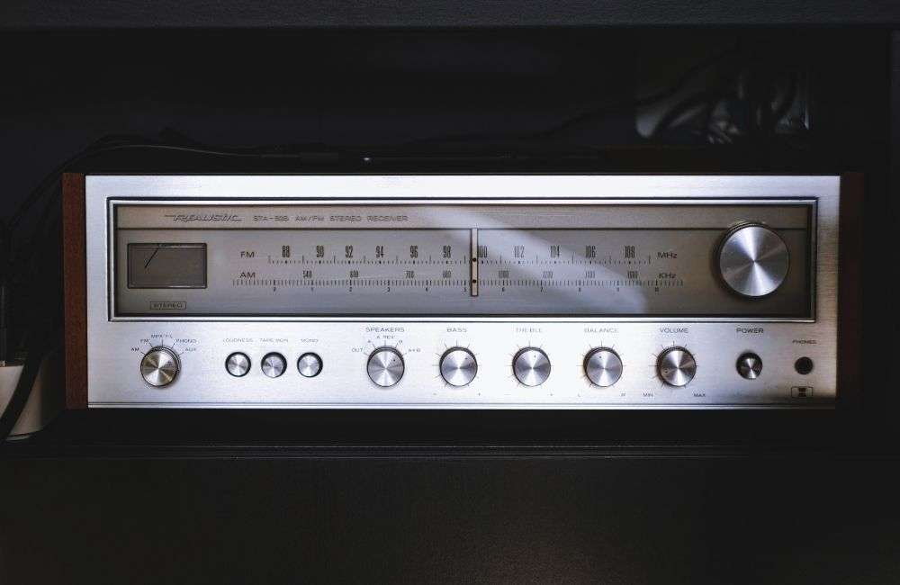Stereo system amplifier