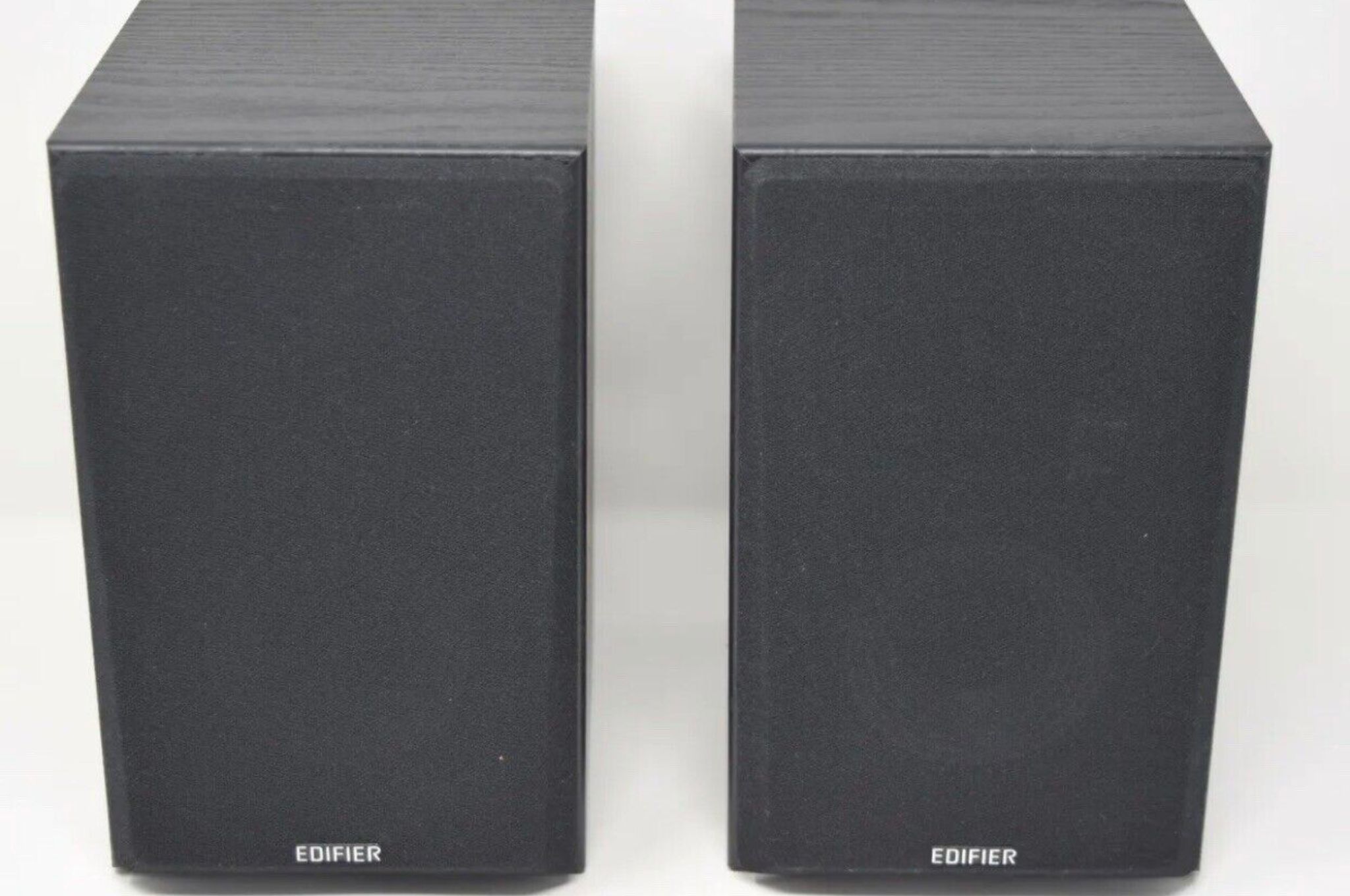 Edifier R980T speakers